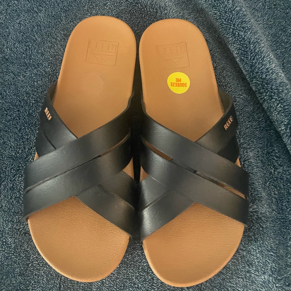 Reef Black and Brown Sandals Minimalist Design
